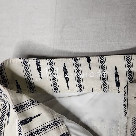 Ann Taylor LOFT Boho Aztec print short - Picture 3 of 10